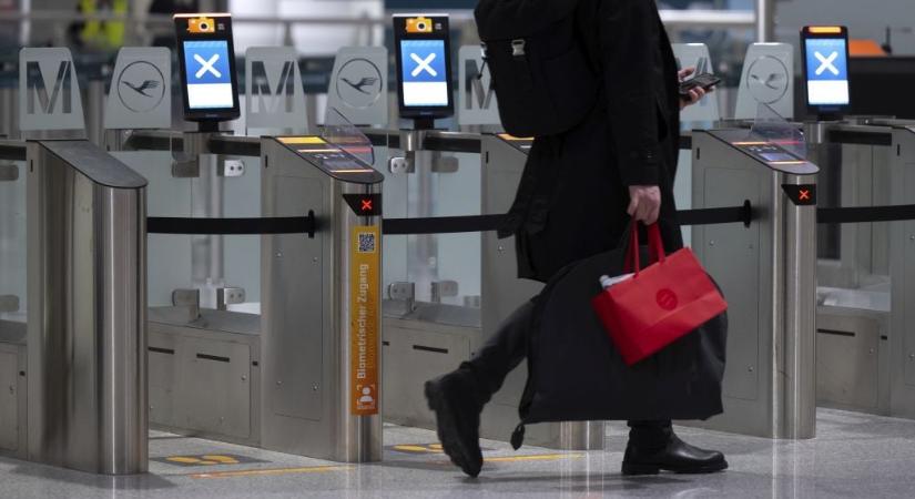 Riadó a müncheni repülőtéren: drónt látott egy pilóta, azonnal lezárták az egyik kifutópályát