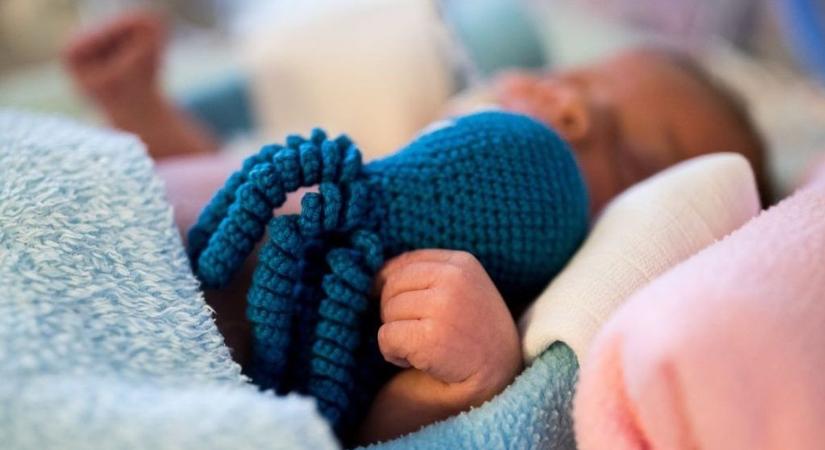 Apró hősök, nagy szívek – adománygyűjtés a koraszülöttekért Bonyhádon