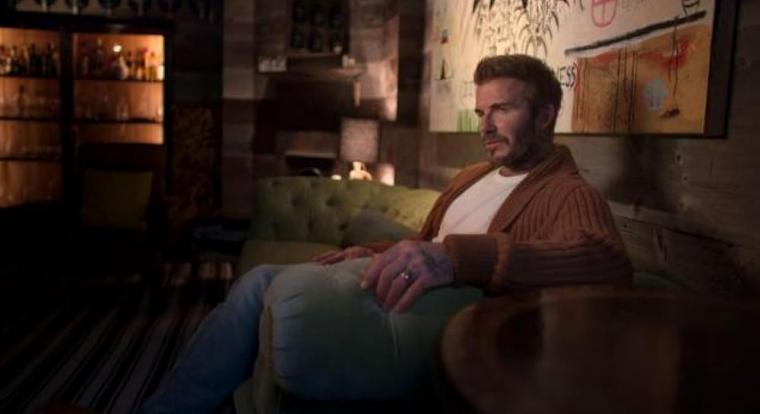 Lovaggá ütötték Sir David Beckhamet!