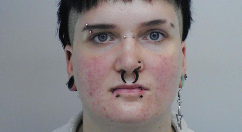 Jellegzetes megjelenésű zalai fiatal nőt keres a rendőrség - egy nappal a születésnapja után tűnt el (fotó)