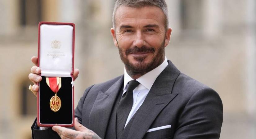 Victoria Beckham férje lovaggá ütésekor: a windsori palotában a végzet asszonyának öltözött