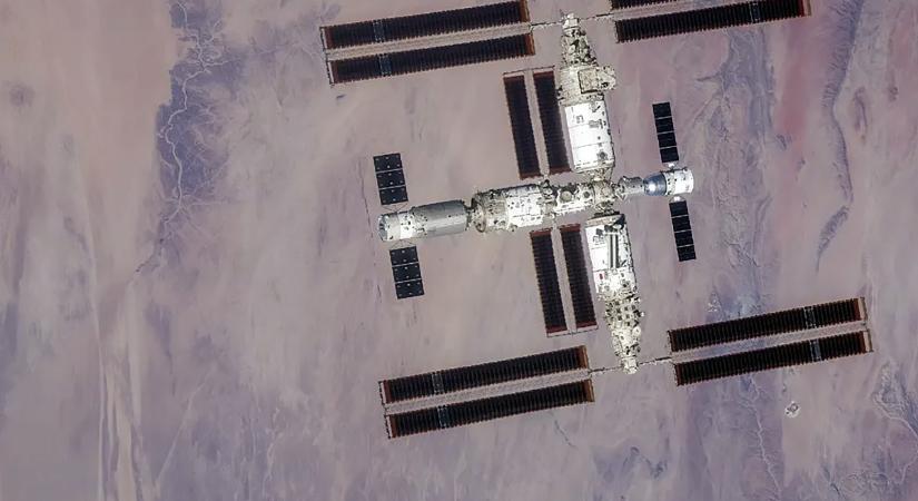 Az űrben ragadtak a kínai asztronauták, az is kiderült, miért