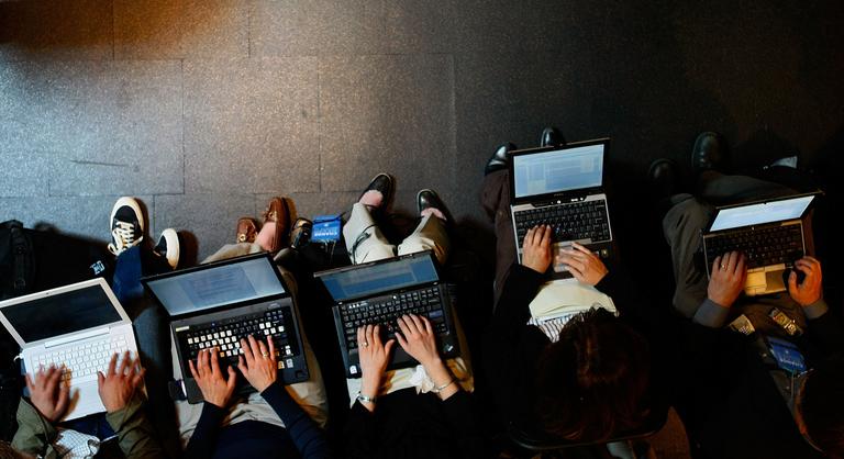 Az AI nem elveszi, hanem megduplázza a fizetést: ezért éri meg IT-snak állni