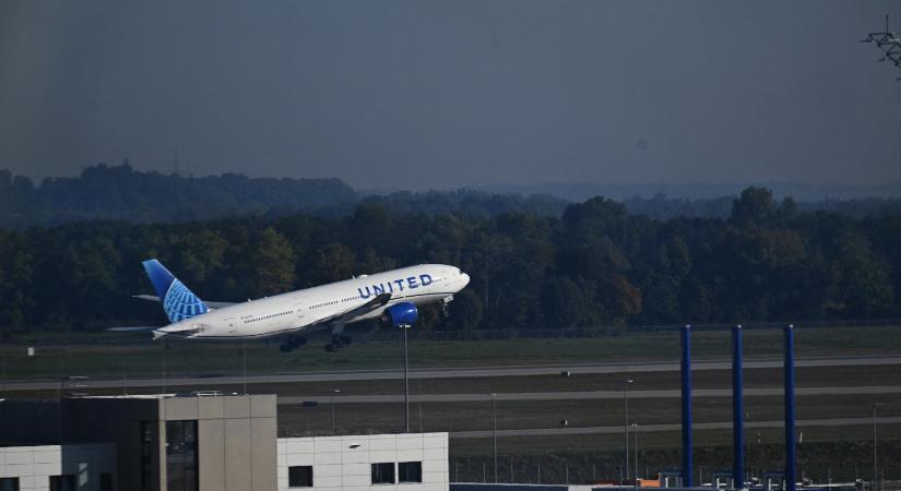 Az egyik pilóta drónt látott, rövid időre lezártak egy kifutópályáját a müncheni repülőtéren