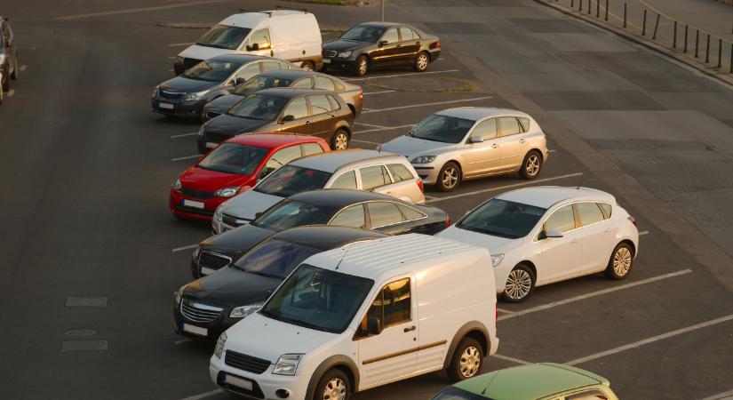 Nemzetközi körözést adtak ki a pesti parkolási maffia feje ellen: sejthető, melyik országba menekült Fürst György