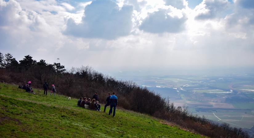 Borsod vármegye felett valami egészen meghökkentő jelent meg az égen, egyszerre 5 is, kép is készült