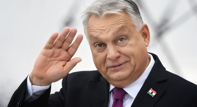 Orbán Viktor egy háromgyerekes családdal promózza a nők szja-mentességét