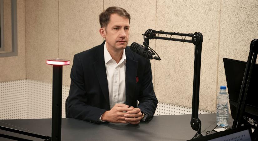 Dr. Pásztor Bálint: Az ingázóknak külön sávot alakítanak ki a határátkelőkön