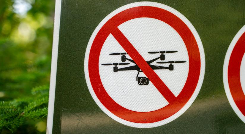 Rejtélyes behatolás történt, rengeteg járatot töröltek - Budapest is érintett