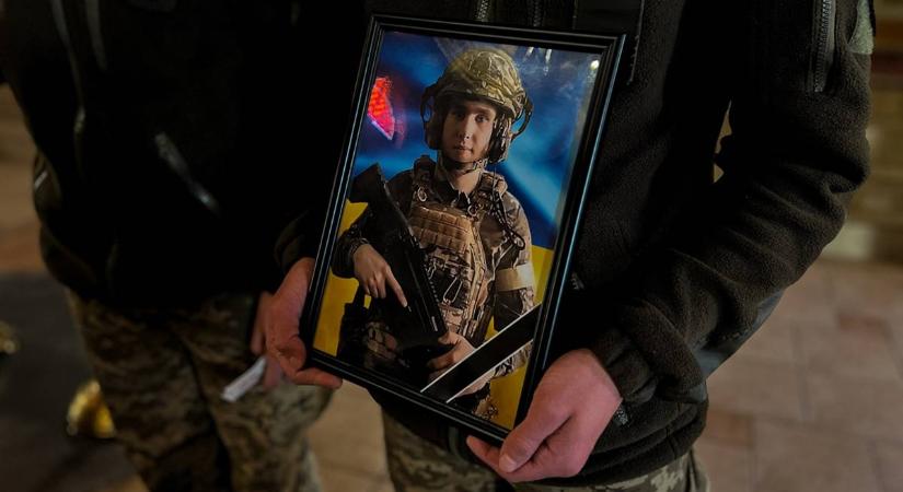 Munkácson végső búcsút vettek a 27 éves Andrij Lapikovtól