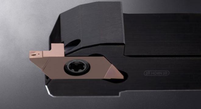 Kiváló forgácskezelés beszúrás és leszúrás során