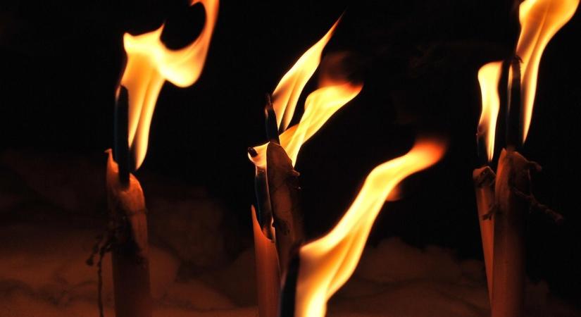 Zárt kapus mérkőzés az NB I-ben: égő fáklyákkal próbálták feltartóztatni a játékvezetőket