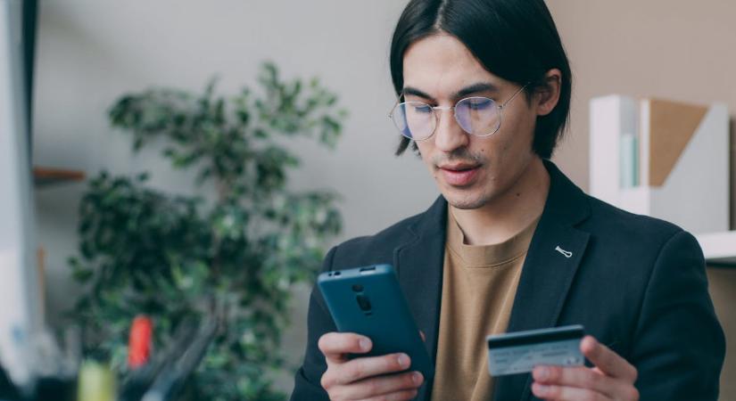 Leállás jön az egyik legnagyobb hazai banknál, utalni sem lehet majd