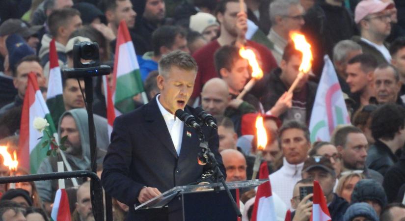 A kormány nyíltan megfélemlít bírókat, művészeket, újságírókat és civileket