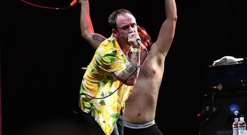 Pimasz és őszinte punkbulit ígér Budapestre az Idles