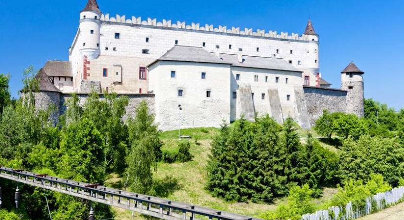 4 ezer forintból elérhető a meseszép város: át sem kell szállnotok busszal