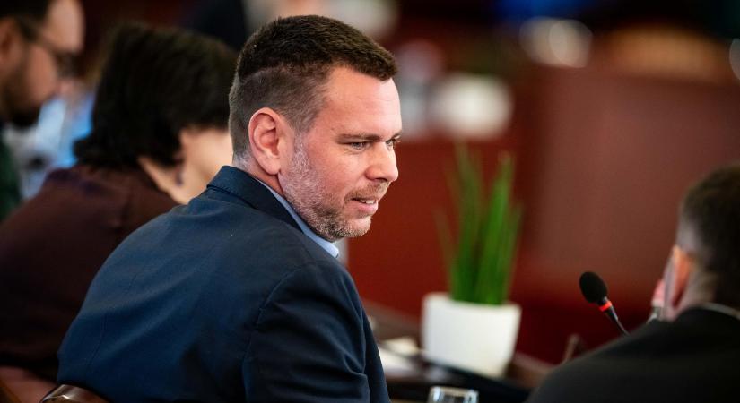 Lebutított, a kampányra időzített lépés – kommentálta Vitézy Dávid a szentendrei HÉV-ről szóló kormánydöntést