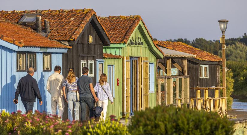 Többen megsérültek, miután egy autó gyalogosok közé hajtott Dél-Franciaországban