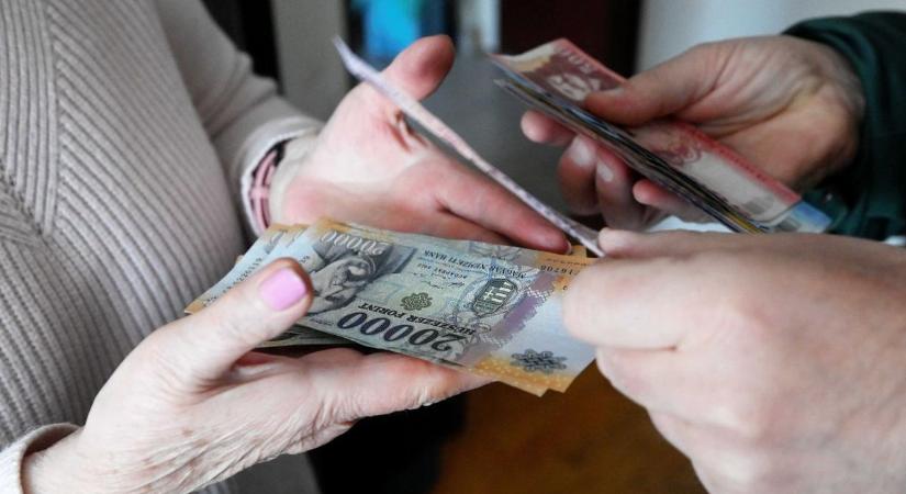 Fejérben már a helyét is tudják a 14. havi nyugdíjnak, milliók tehetnek így