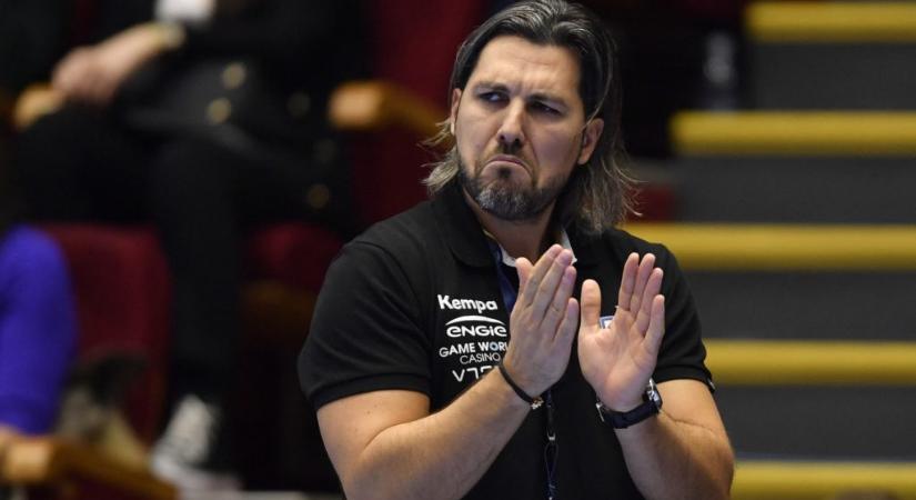 Eddig tartott a türelem, kirúgták a Fradi BL-riválisának edzőjét