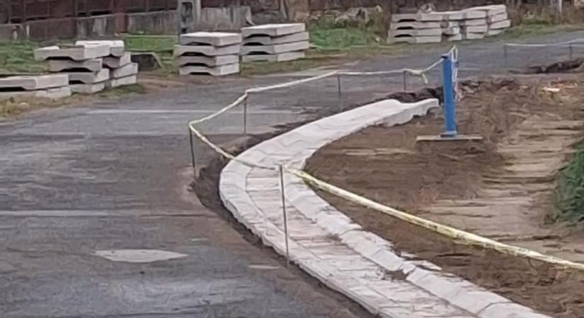 Jól halad az út felújítása a településen