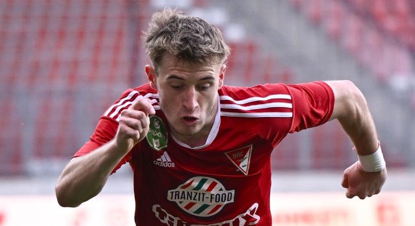 Két DVSC-labdarúgó a válogatottban