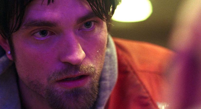 Robert Pattinson szerint a Dűne 3. forgatásán olyan forróság volt, hogy attól még az agya is leblokkolt, de látszólag így is élvezte