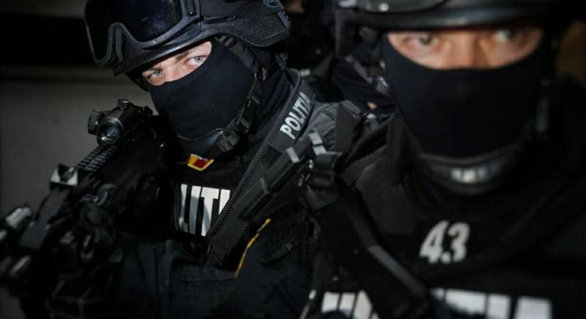 Házkutatások: párttag és hírszerzési tisztek is érintettek a DNA nagyszabású nyomozásában