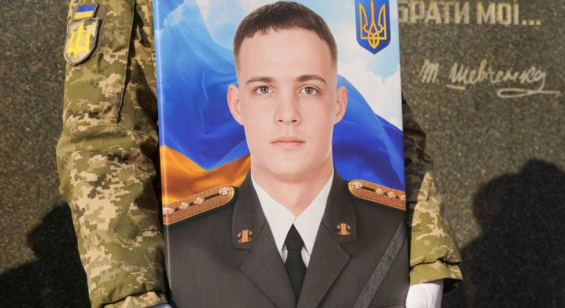 Ungváron elbúcsúztak a 25 éves Mihajlo Honcsaruk katonától