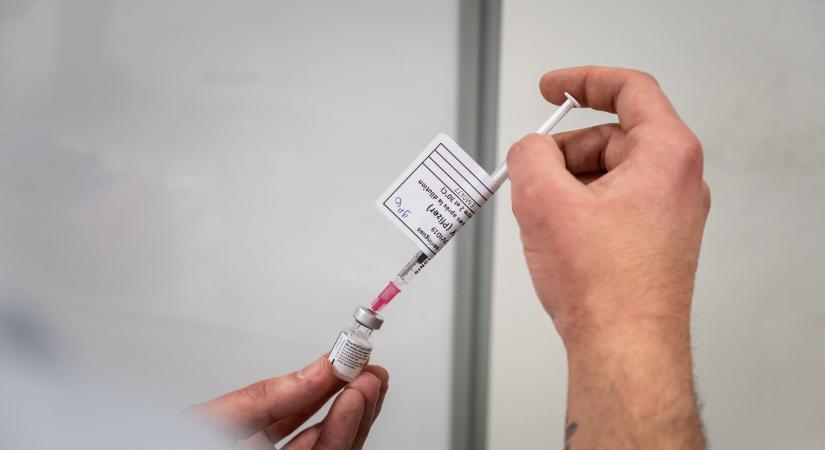 Életfogytiglani börtönre ítélték egy németországi hospice-kórház ápolóját, aki azért adagolta túl a gyógyszert a betegeknek, hogy nyugodt legyen az éjszakai műszakja