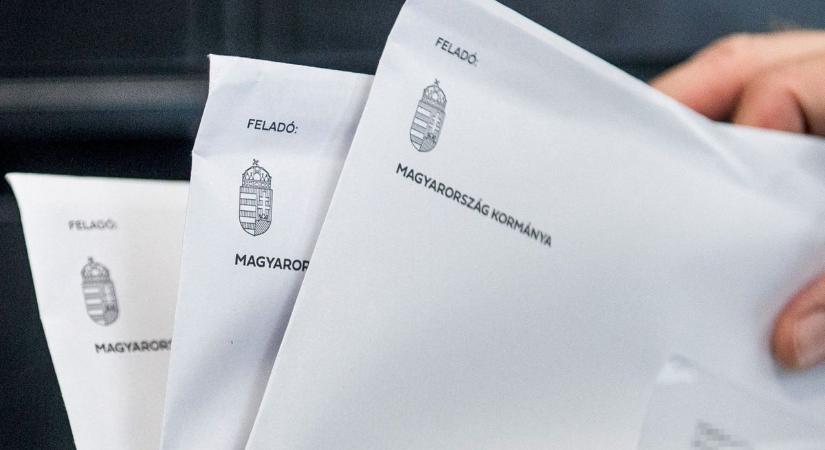 Nemzeti konzultáció: a családtámogatás, a rezsicsökkentés és a 13. havi nyugdíj a tét