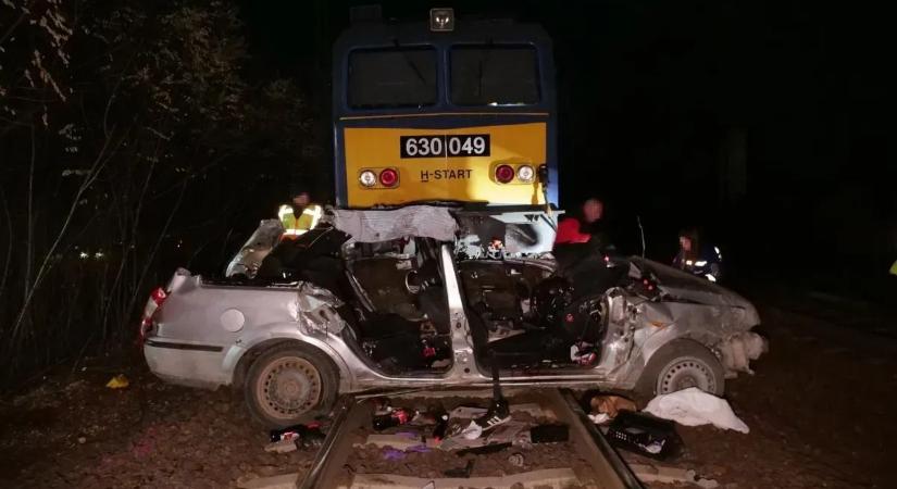 Sokkoló tragédia: senki sem élte túl a balesetet, fiatal fiú volt a sofőr