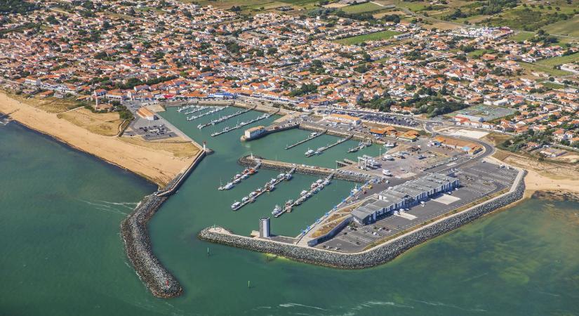 Többen súlyosan megsérültek, amikor emberek közé hajtott egy autós Franciaországban