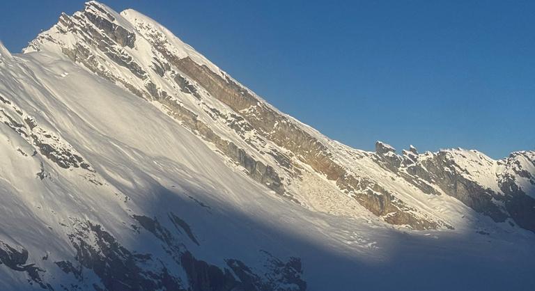 Legalább hét hegymászó meghalt a nepáli lavinában, figyelmeztették őket a közelgő monszunra