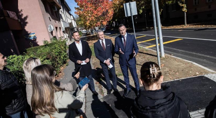 Már így is gyönyörű, ám nem hagyják abba. Tovább szépül a belváros, nemsokára búcsút inthetünk a térköveknek (videó, galéria)