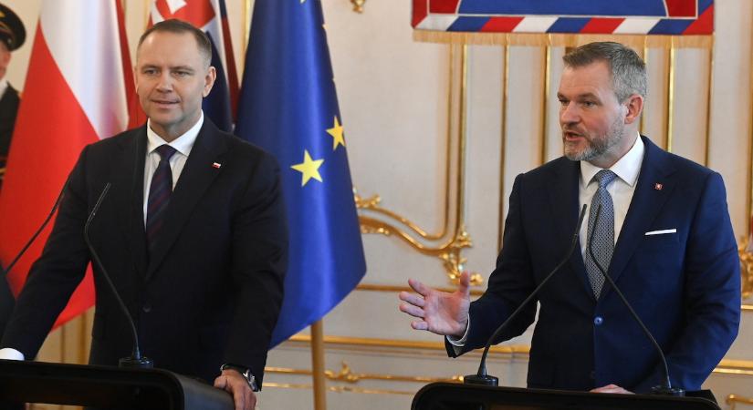 A lengyel elnök megpróbált amerikai cseppfolyós gázt tukmálni Szlovákiára