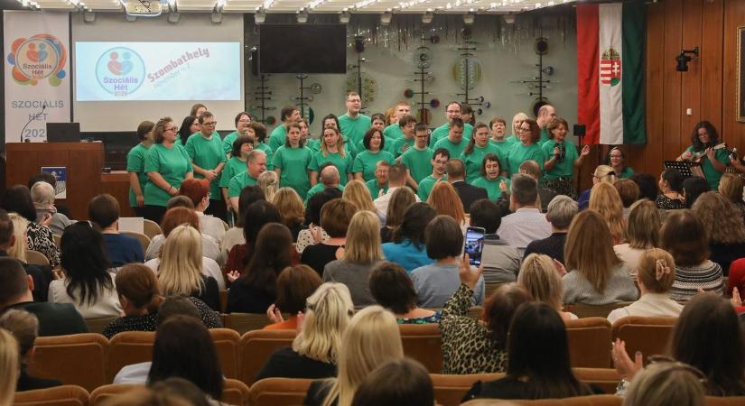 Legyen kitörési pont a tanulás és az iskola – megkezdődött a 29. Szociális hét Szombathelyen