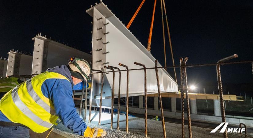 Rekordgyorsasággal épül Magyarország új hídja – így néz ki! (galéria, térkép)