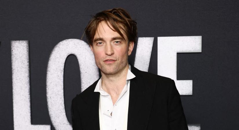 Robert Pattinson még mindig nem hiszi el, mekkora szám lett az Alkonyat