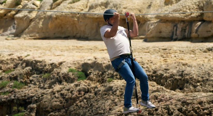 Végigzokogta szegedi barátja miatt a Pandora adását Hujber Feri