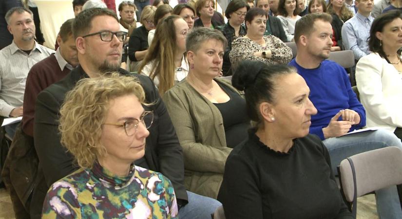 Debrecenben is megkezdődött a regisztráció a pedagóguskar tisztújítására