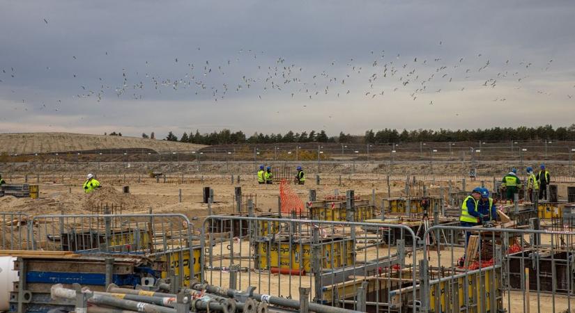 Várja a paksi munkagödör a betont – az atomhivatal most sem engedett a biztonságból