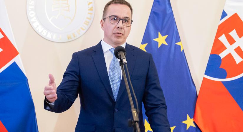 A Hlas szerint minél hamarabb bizalmi szavazást kell kérnie a kormánynak