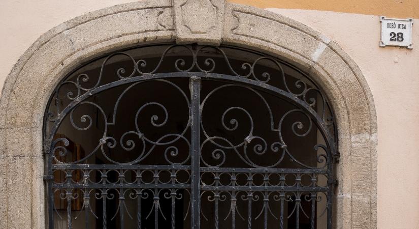 Új élet a Dobó utca 28. alatt – hallgatói tervek és performansz érkezik a belvárosba