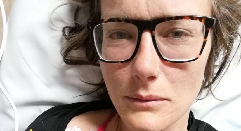 „Két órára voltam a haláltól” – Egy fiatal nő hatszor élte túl a halálos szepszist