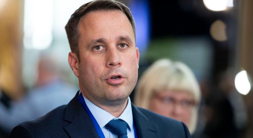Dömötör Csaba szerint Brüsszelben elkomolytalankodták a tiszás botrányt