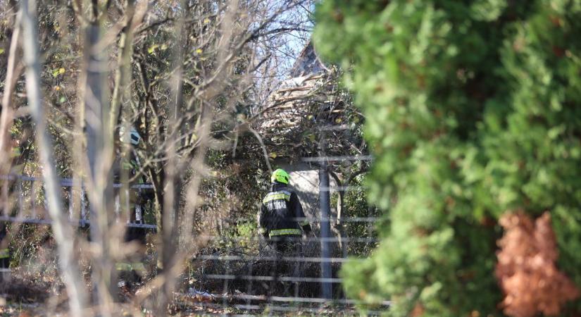 Tragédia rázta meg Baranyát, egy idős férfi életét vesztette a tűzben (GALÉRIA, VIDEÓ)