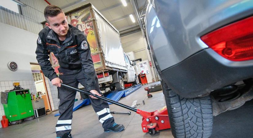 Autósok, figyelem! Életbe lépett a szabály, durva büntetést kap, aki nem tartja be