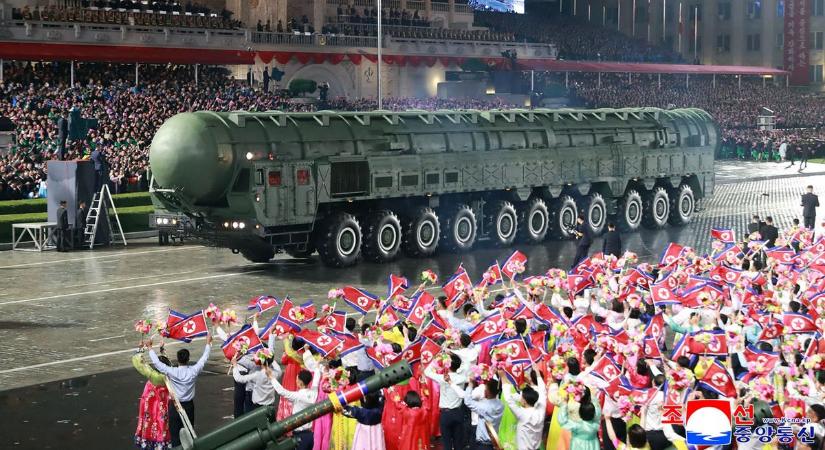 Észak-koreai katonák építik újra Ukrajnát — Putyint tényleg hidegen hagyja Európa vergődése