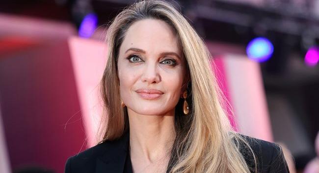 Angelina Jolie szerdán Herszonba látogatott
